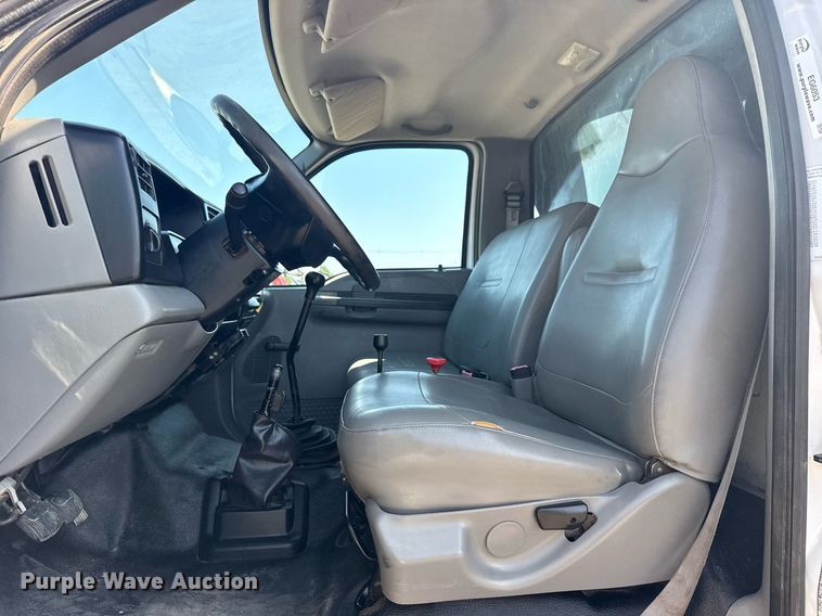 image for item EG6053 2005 Ford F750 Super Duty dump truck