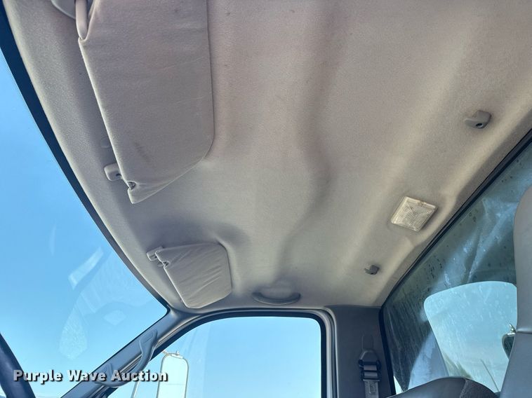 image for item EG6053 2005 Ford F750 Super Duty dump truck