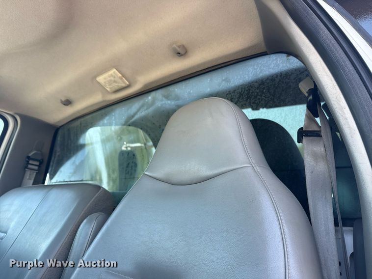 image for item EG6053 2005 Ford F750 Super Duty dump truck