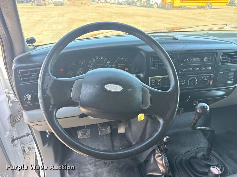 image for item EG6053 2005 Ford F750 Super Duty dump truck