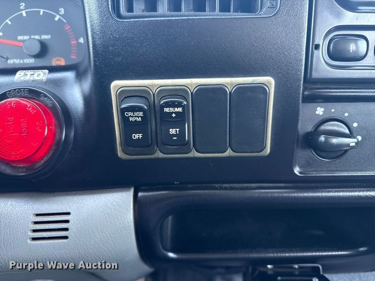 image for item EG6053 2005 Ford F750 Super Duty dump truck