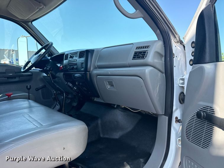 image for item EG6053 2005 Ford F750 Super Duty dump truck