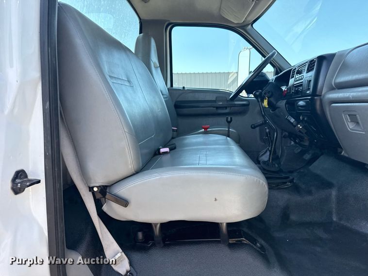 image for item EG6053 2005 Ford F750 Super Duty dump truck