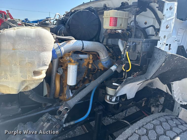 image for item EG6053 2005 Ford F750 Super Duty dump truck