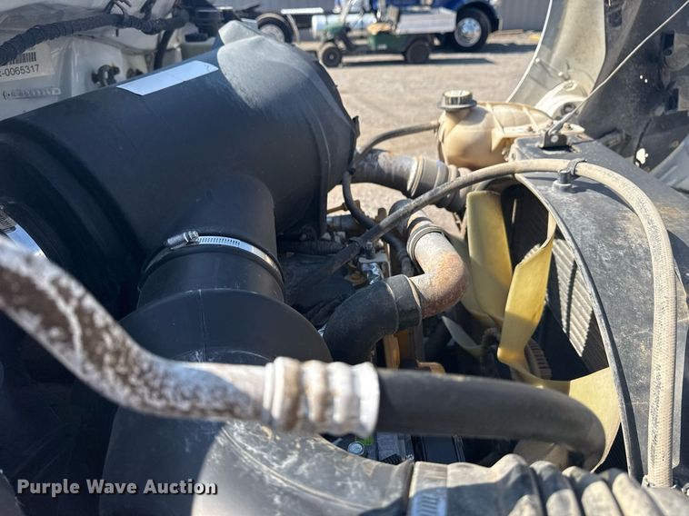 image for item EG6053 2005 Ford F750 Super Duty dump truck