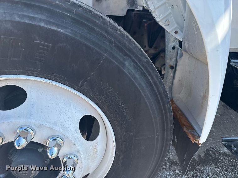 image for item EG6053 2005 Ford F750 Super Duty dump truck