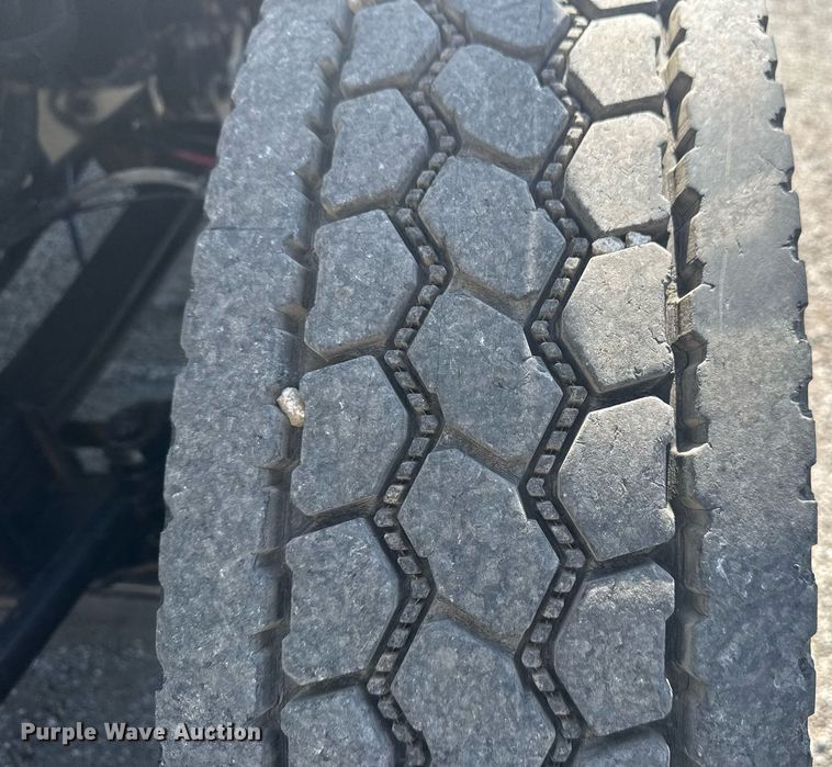 image for item EG6053 2005 Ford F750 Super Duty dump truck