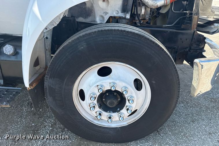 image for item EG6053 2005 Ford F750 Super Duty dump truck