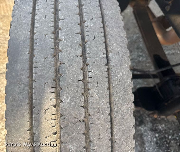 image for item EG6053 2005 Ford F750 Super Duty dump truck