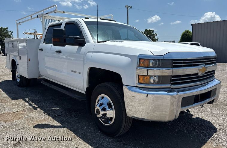 image for item EG6057 2015 Chevrolet Silverado 2500HD utility bed pickup truck