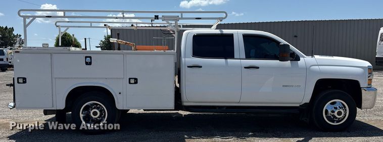 image for item EG6057 2015 Chevrolet Silverado 2500HD utility bed pickup truck