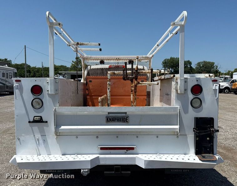 image for item EG6057 2015 Chevrolet Silverado 2500HD utility bed pickup truck