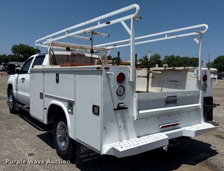 image for item EG6057 2015 Chevrolet Silverado 2500HD utility bed pickup truck