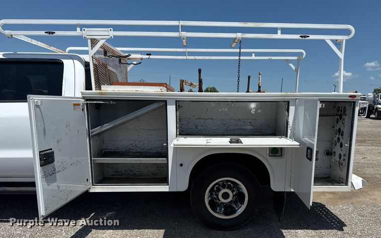 image for item EG6057 2015 Chevrolet Silverado 2500HD utility bed pickup truck