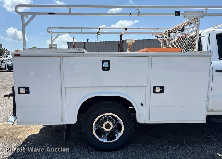 image for item EG6057 2015 Chevrolet Silverado 2500HD utility bed pickup truck