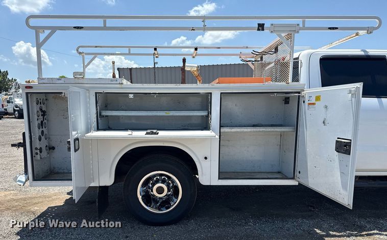 image for item EG6057 2015 Chevrolet Silverado 2500HD utility bed pickup truck