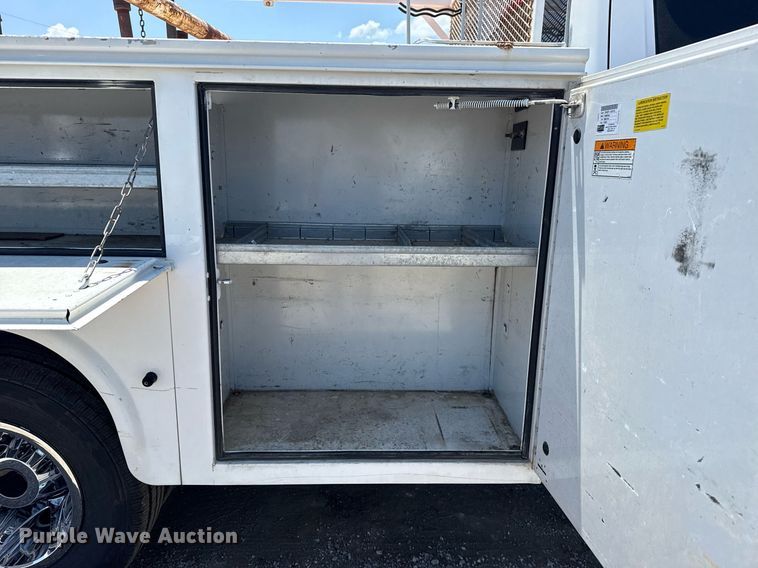 image for item EG6057 2015 Chevrolet Silverado 2500HD utility bed pickup truck