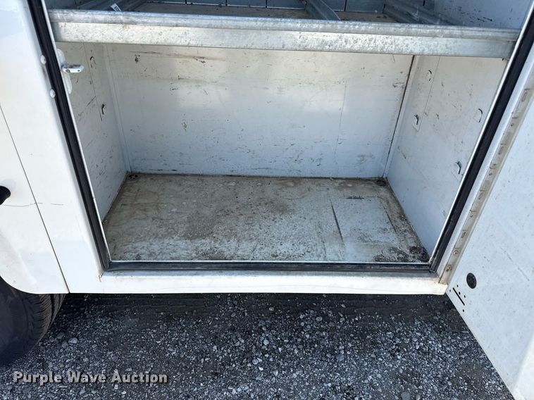 image for item EG6057 2015 Chevrolet Silverado 2500HD utility bed pickup truck