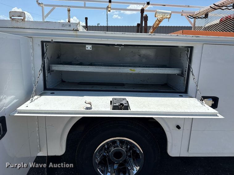 image for item EG6057 2015 Chevrolet Silverado 2500HD utility bed pickup truck