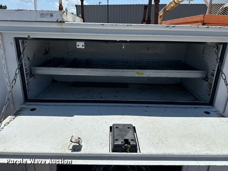 image for item EG6057 2015 Chevrolet Silverado 2500HD utility bed pickup truck