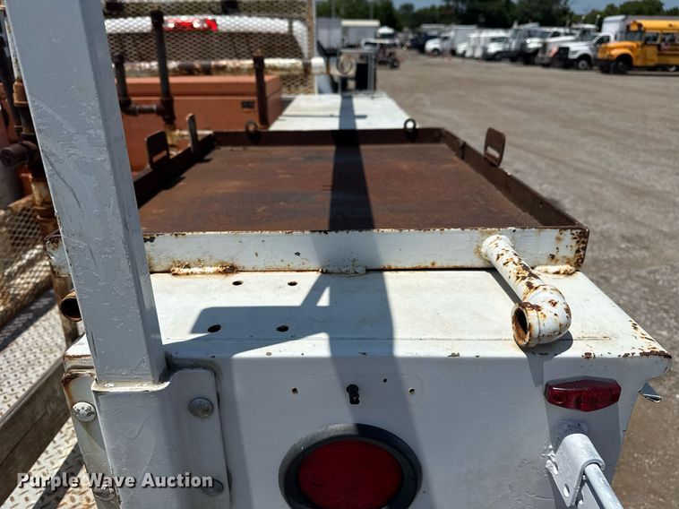 image for item EG6057 2015 Chevrolet Silverado 2500HD utility bed pickup truck