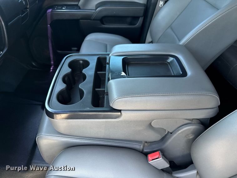 image for item EG6057 2015 Chevrolet Silverado 2500HD utility bed pickup truck