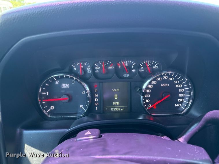 image for item EG6057 2015 Chevrolet Silverado 2500HD utility bed pickup truck