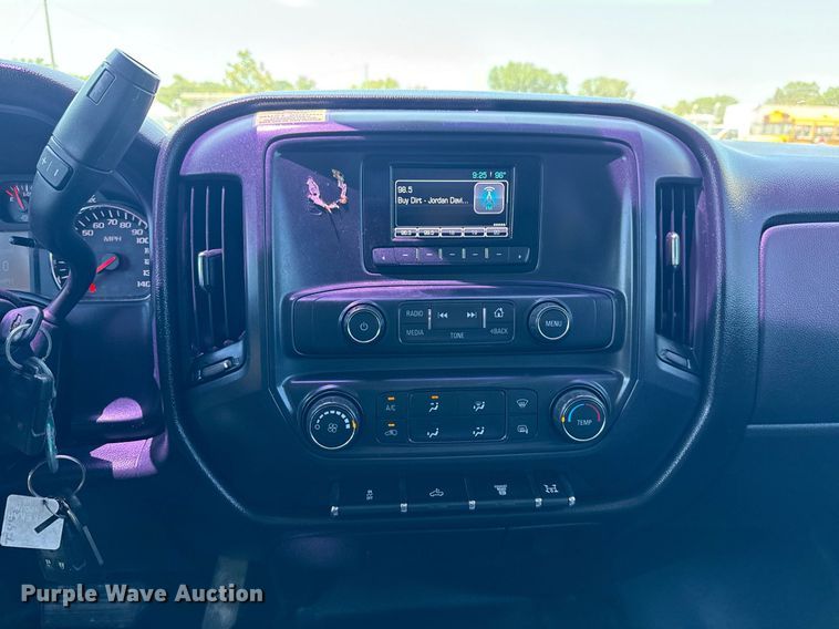 image for item EG6057 2015 Chevrolet Silverado 2500HD utility bed pickup truck