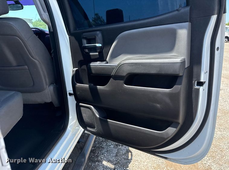 image for item EG6057 2015 Chevrolet Silverado 2500HD utility bed pickup truck