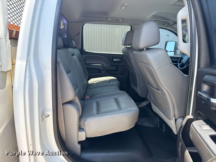 image for item EG6057 2015 Chevrolet Silverado 2500HD utility bed pickup truck