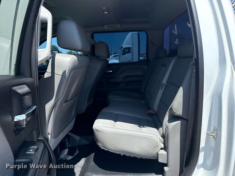 image for item EG6057 2015 Chevrolet Silverado 2500HD utility bed pickup truck