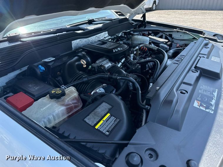 image for item EG6057 2015 Chevrolet Silverado 2500HD utility bed pickup truck