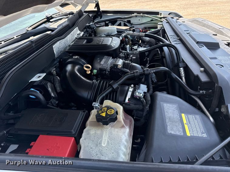 image for item EG6057 2015 Chevrolet Silverado 2500HD utility bed pickup truck