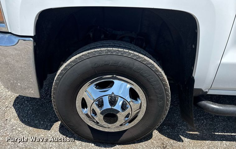 image for item EG6057 2015 Chevrolet Silverado 2500HD utility bed pickup truck