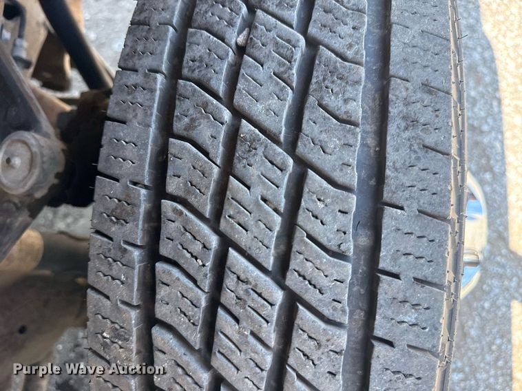 image for item EG6057 2015 Chevrolet Silverado 2500HD utility bed pickup truck