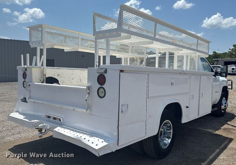 image for item EG6059 2013 Chevrolet Silverado 3500HD utility bed pickup truck