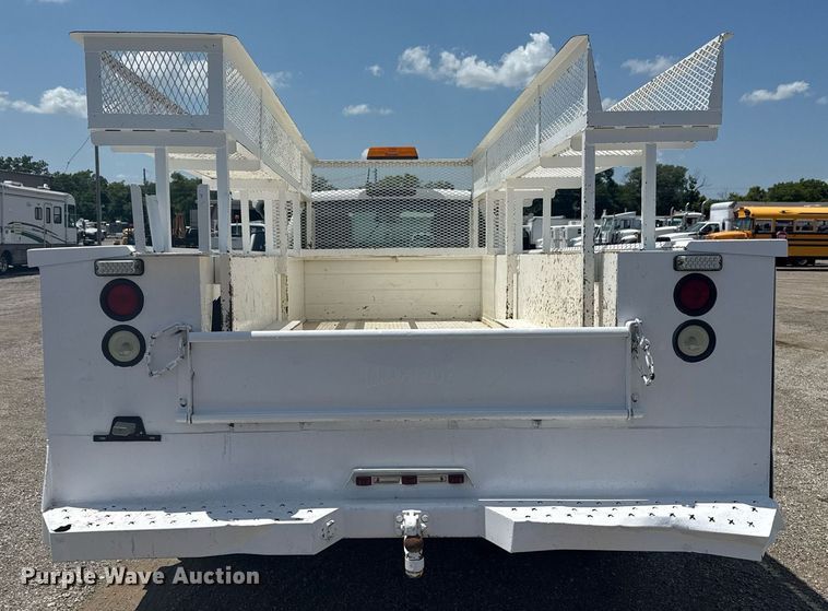 image for item EG6059 2013 Chevrolet Silverado 3500HD utility bed pickup truck