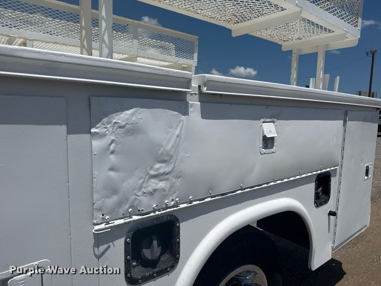 image for item EG6059 2013 Chevrolet Silverado 3500HD utility bed pickup truck