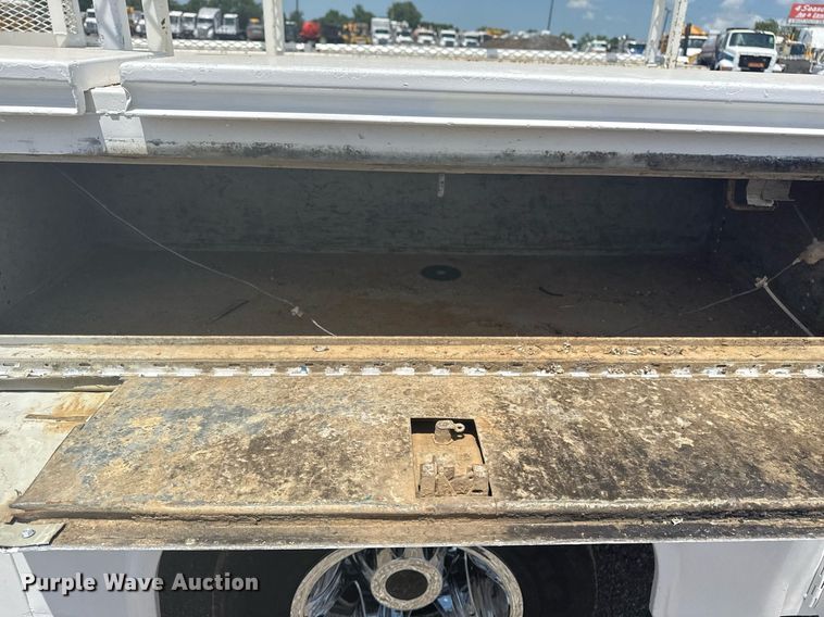 image for item EG6059 2013 Chevrolet Silverado 3500HD utility bed pickup truck