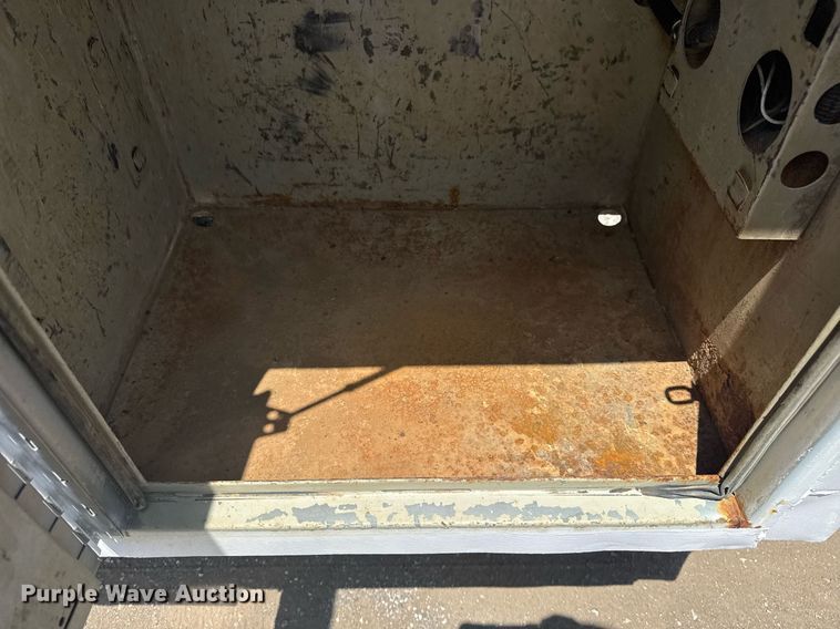 image for item EG6059 2013 Chevrolet Silverado 3500HD utility bed pickup truck