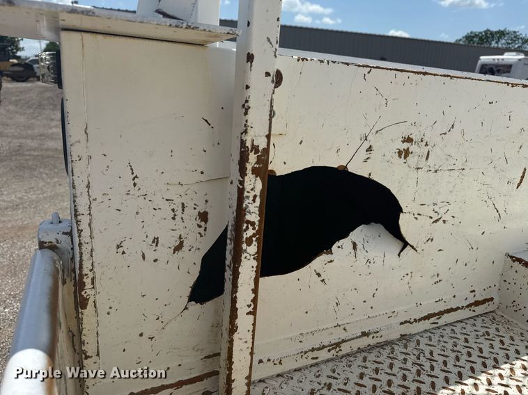 image for item EG6059 2013 Chevrolet Silverado 3500HD utility bed pickup truck