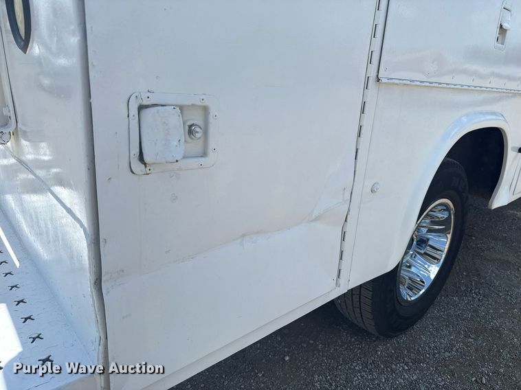 image for item EG6059 2013 Chevrolet Silverado 3500HD utility bed pickup truck