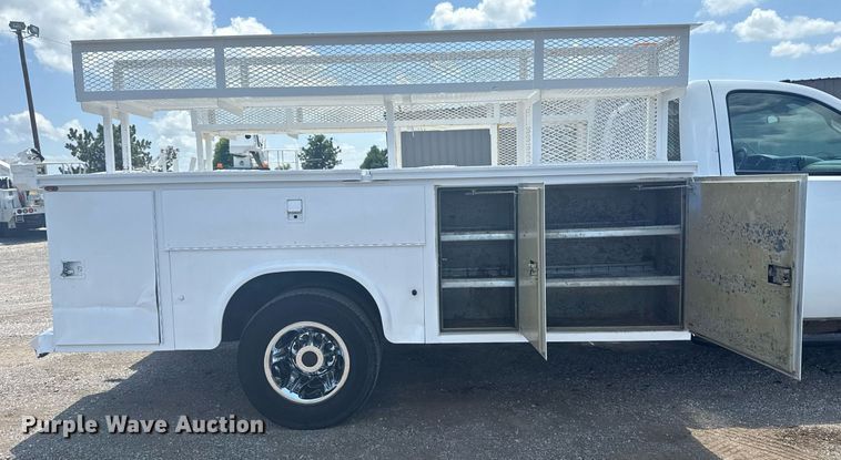 image for item EG6059 2013 Chevrolet Silverado 3500HD utility bed pickup truck