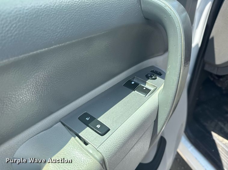 image for item EG6059 2013 Chevrolet Silverado 3500HD utility bed pickup truck