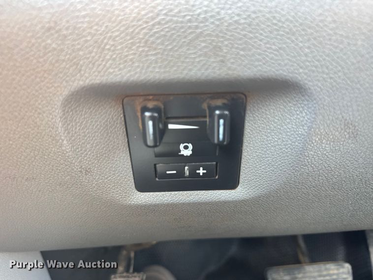 image for item EG6059 2013 Chevrolet Silverado 3500HD utility bed pickup truck