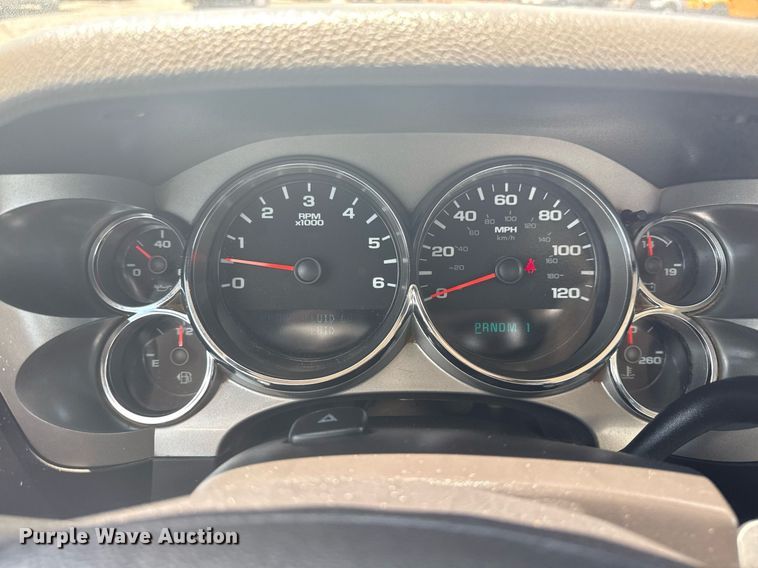 image for item EG6059 2013 Chevrolet Silverado 3500HD utility bed pickup truck