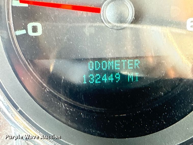 image for item EG6059 2013 Chevrolet Silverado 3500HD utility bed pickup truck