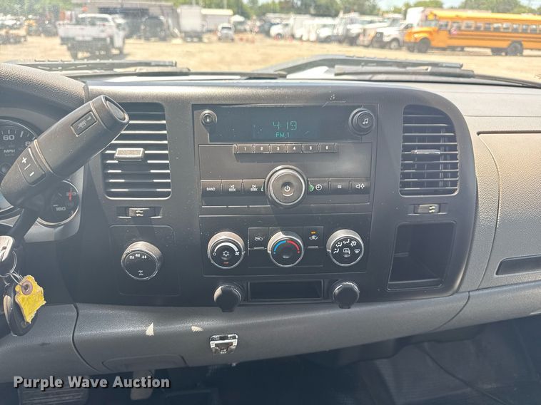 image for item EG6059 2013 Chevrolet Silverado 3500HD utility bed pickup truck