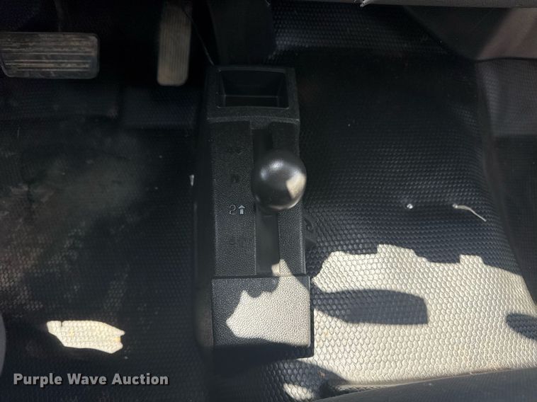 image for item EG6059 2013 Chevrolet Silverado 3500HD utility bed pickup truck