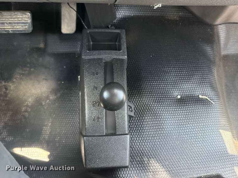 image for item EG6059 2013 Chevrolet Silverado 3500HD utility bed pickup truck